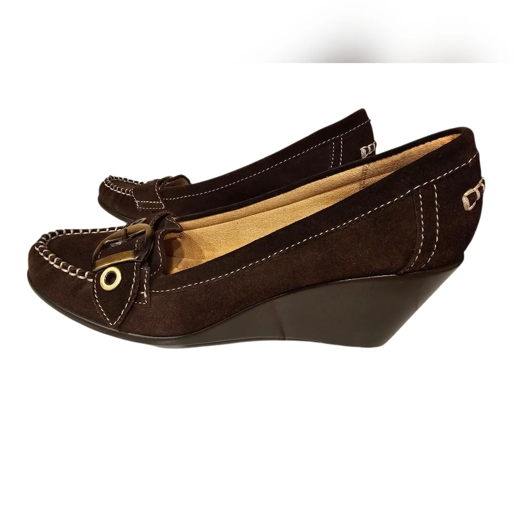 Naturalizer‎ Brown Suede Wedges with Moccasin Stitching Size 8.5